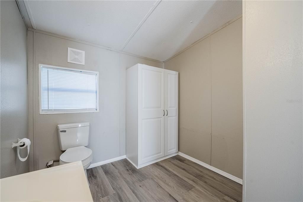 For Sale: $154,900 (3 beds, 2 baths, 1040 Square Feet)