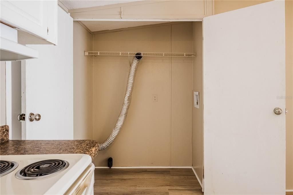 For Sale: $154,900 (3 beds, 2 baths, 1040 Square Feet)