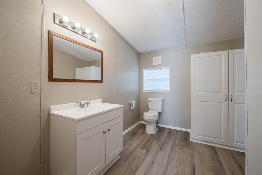 For Sale: $154,900 (3 beds, 2 baths, 1040 Square Feet)