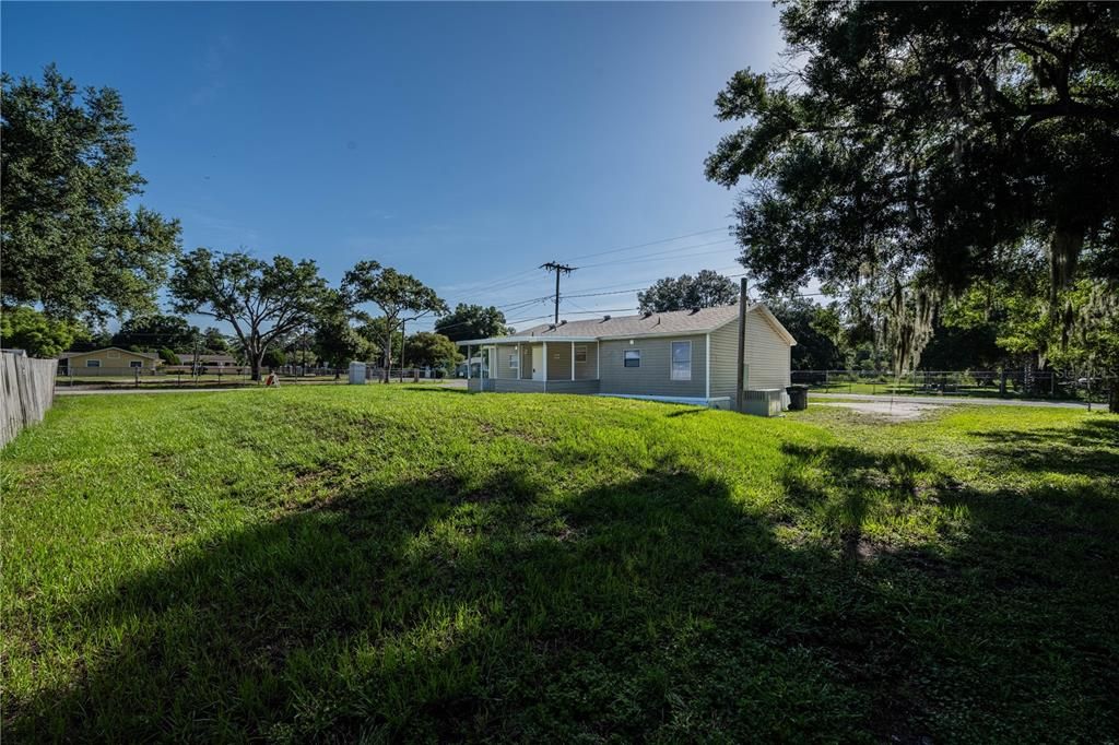For Sale: $154,900 (3 beds, 2 baths, 1040 Square Feet)