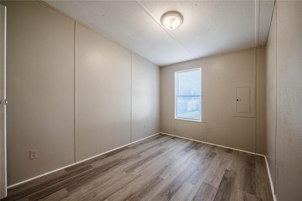 For Sale: $154,900 (3 beds, 2 baths, 1040 Square Feet)