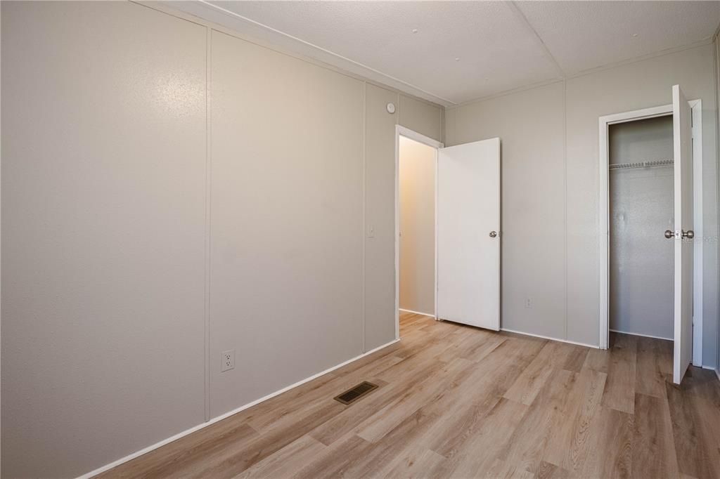 For Sale: $154,900 (3 beds, 2 baths, 1040 Square Feet)