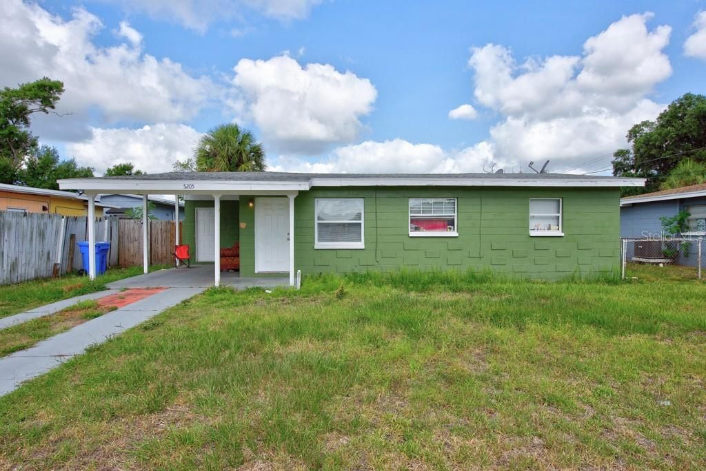 For Sale: $220,000 (3 beds, 1 baths, 890 Square Feet)