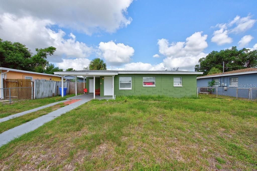 For Sale: $220,000 (3 beds, 1 baths, 890 Square Feet)