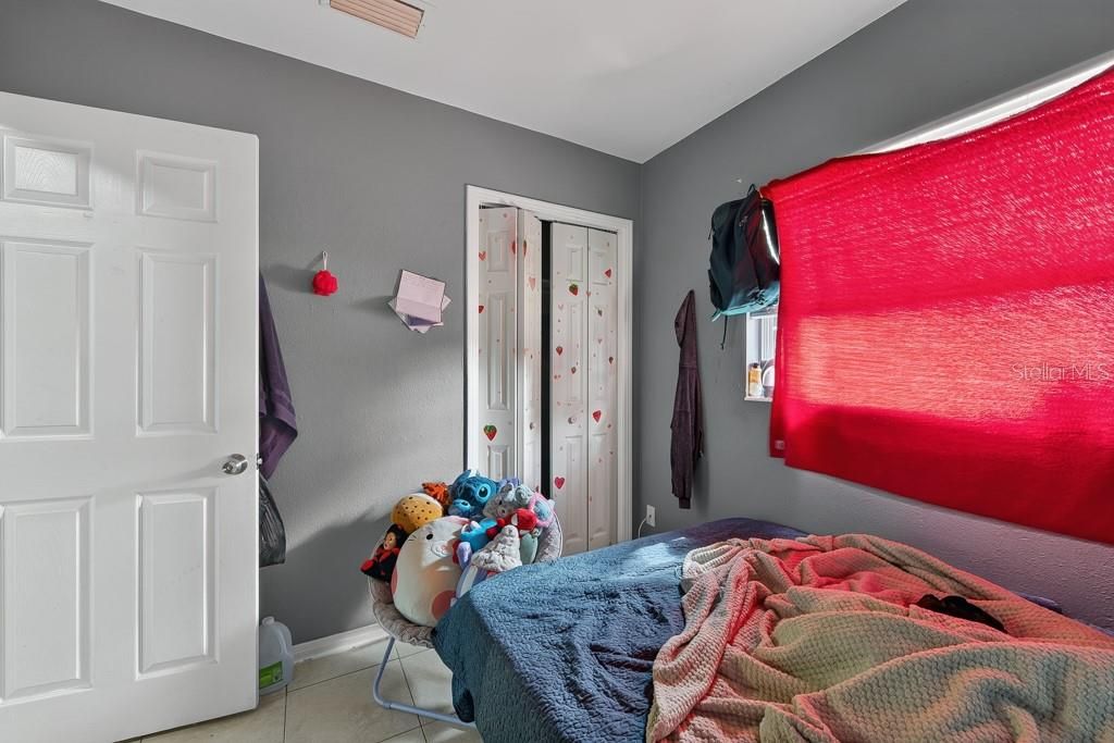 For Sale: $220,000 (3 beds, 1 baths, 890 Square Feet)