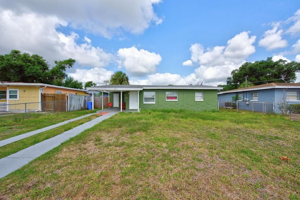 For Sale: $220,000 (3 beds, 1 baths, 890 Square Feet)