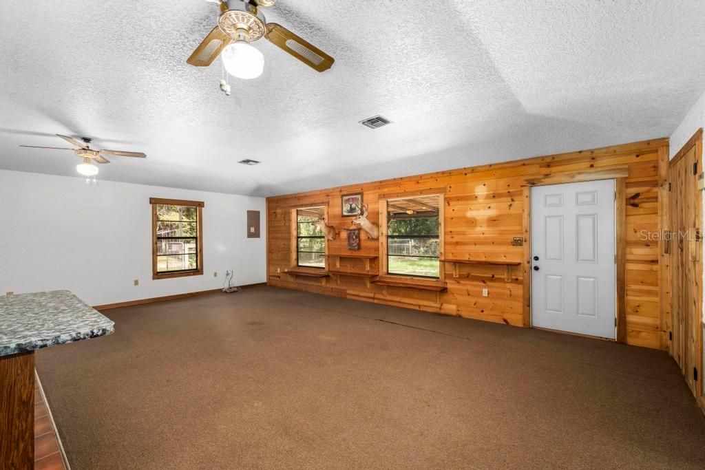 For Sale: $249,000 (2 beds, 2 baths, 1176 Square Feet)