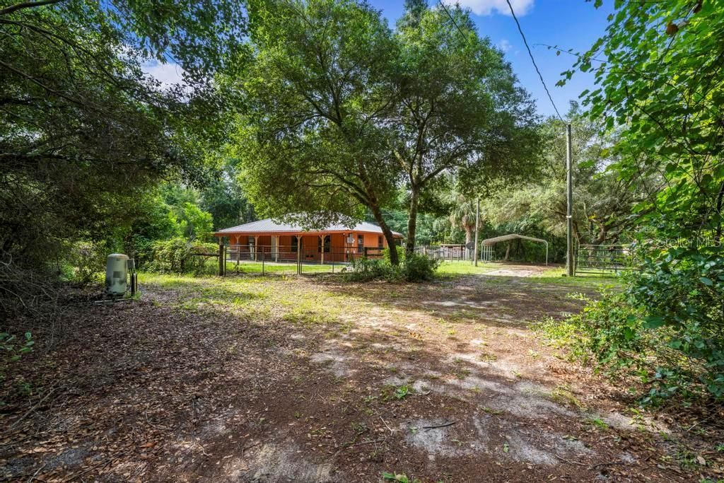 For Sale: $249,000 (2 beds, 2 baths, 1176 Square Feet)