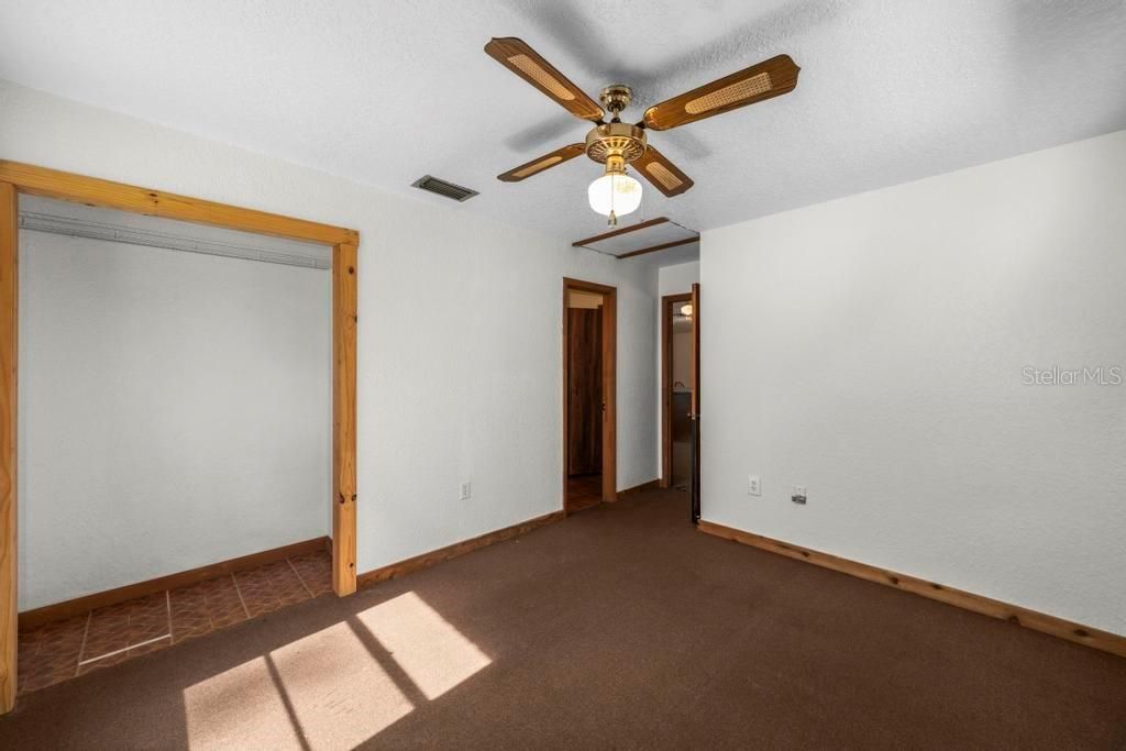 For Sale: $249,000 (2 beds, 2 baths, 1176 Square Feet)