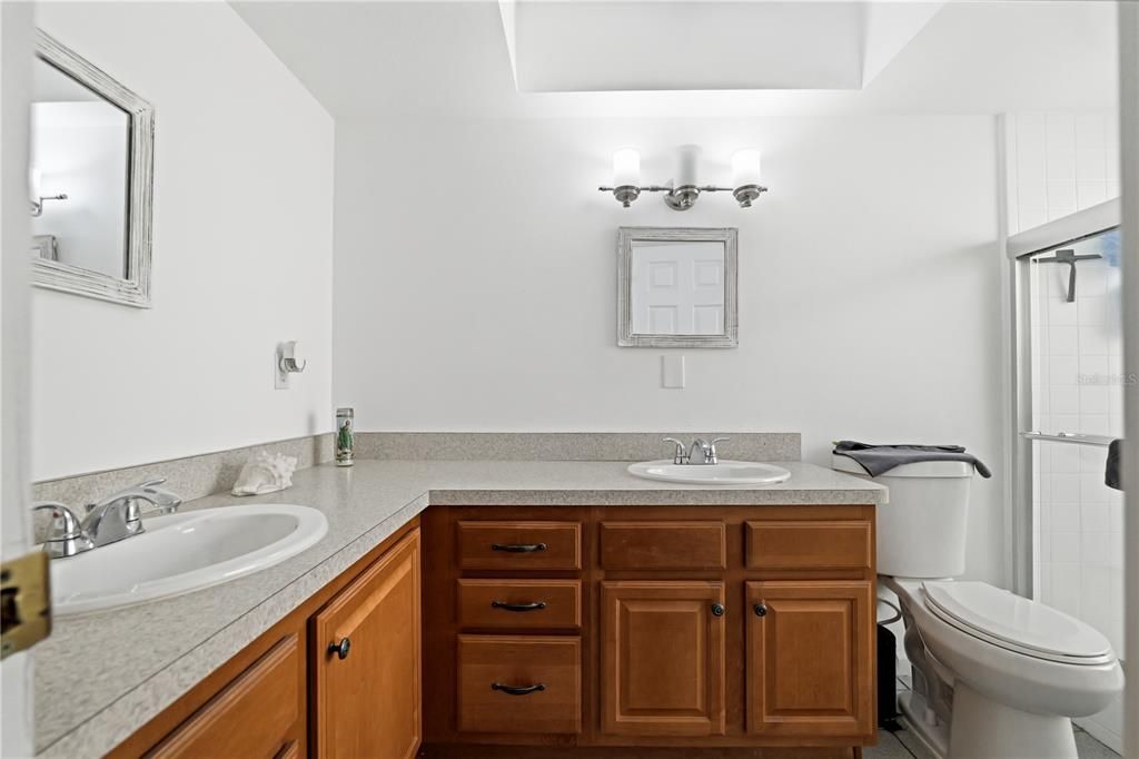 For Sale: $498,900 (5 beds, 4 baths, 2218 Square Feet)