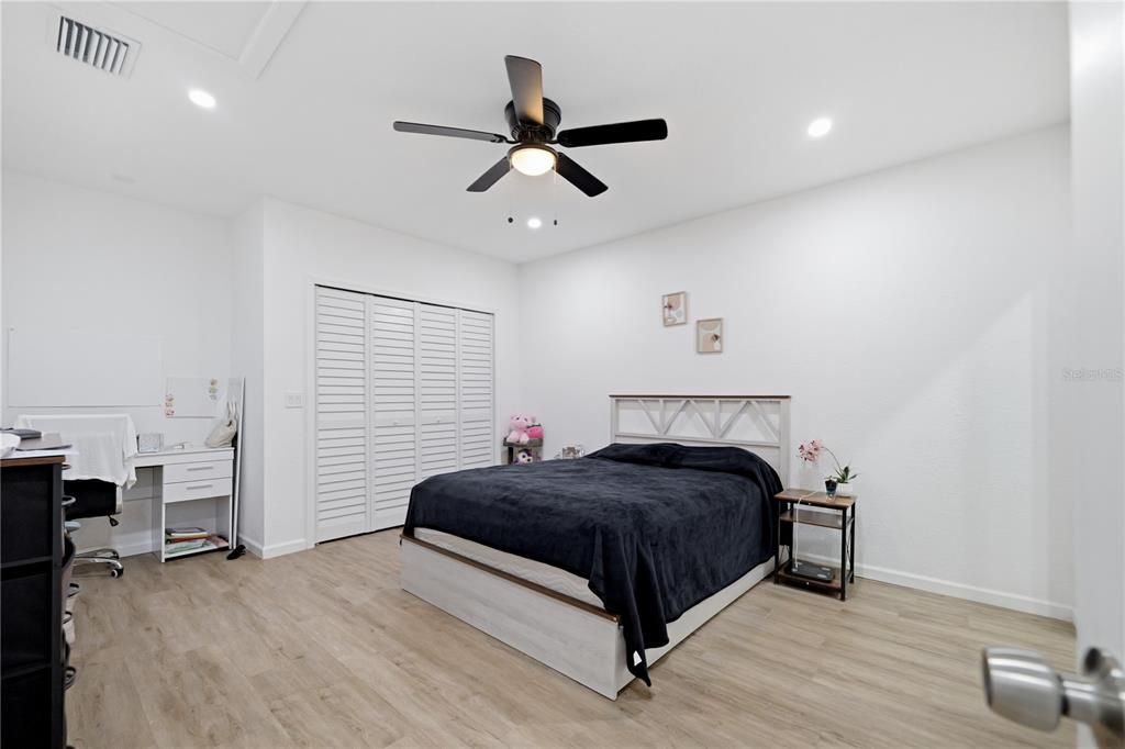 For Sale: $498,900 (5 beds, 4 baths, 2218 Square Feet)