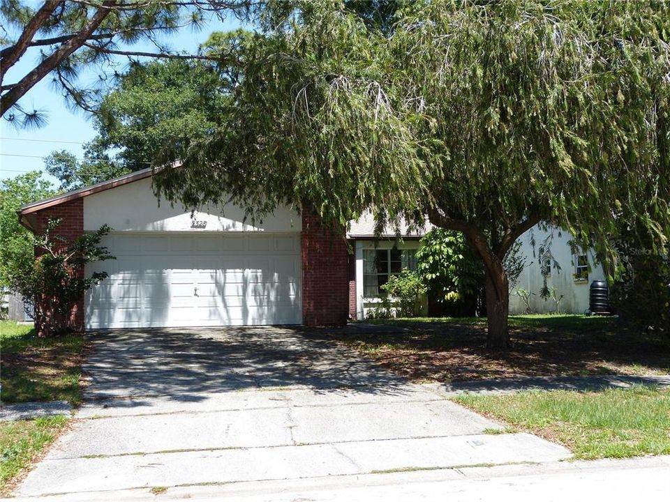 For Rent: $2,100 (3 beds, 2 baths, 1212 Square Feet)