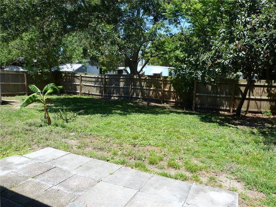 For Rent: $2,100 (3 beds, 2 baths, 1212 Square Feet)