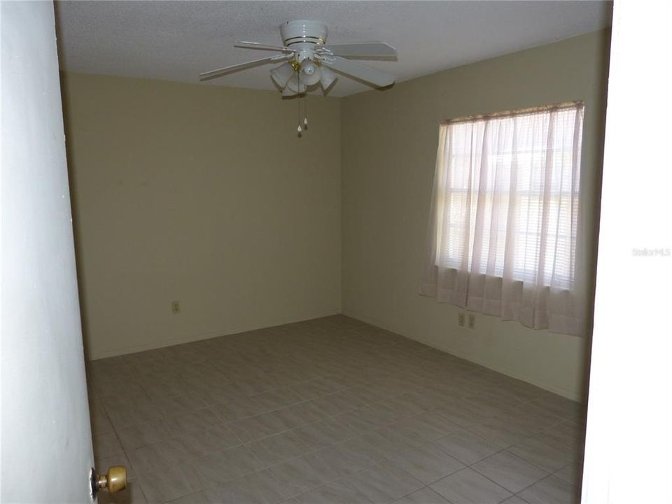 For Rent: $2,100 (3 beds, 2 baths, 1212 Square Feet)