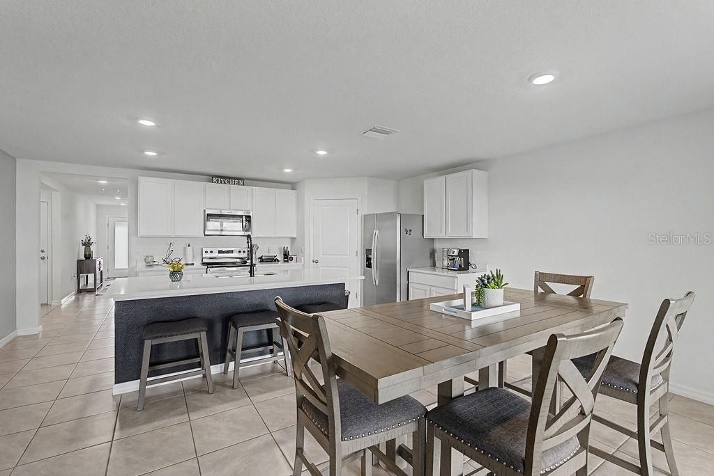 En Venta: $334,990 (4 camas, 2 baños, 1774 Pies cuadrados)