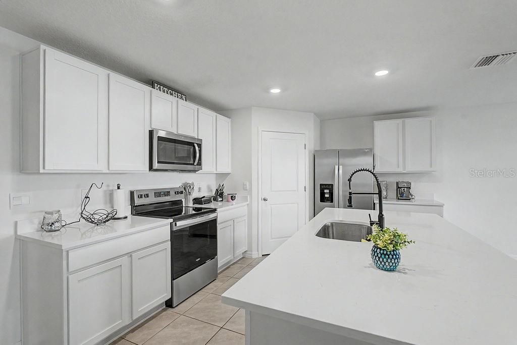 En Venta: $334,990 (4 camas, 2 baños, 1774 Pies cuadrados)