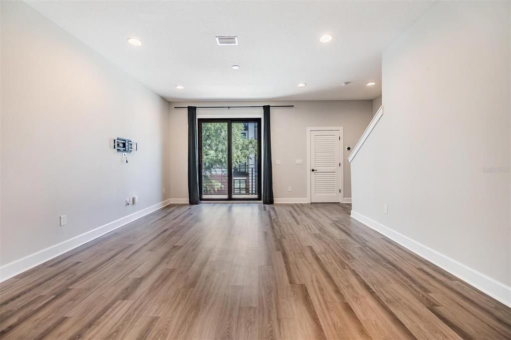 For Rent: $4,500 (3 beds, 3 baths, 1778 Square Feet)