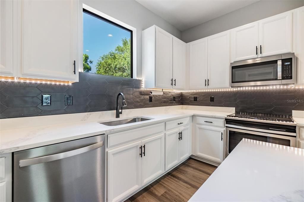 For Rent: $4,500 (3 beds, 3 baths, 1778 Square Feet)