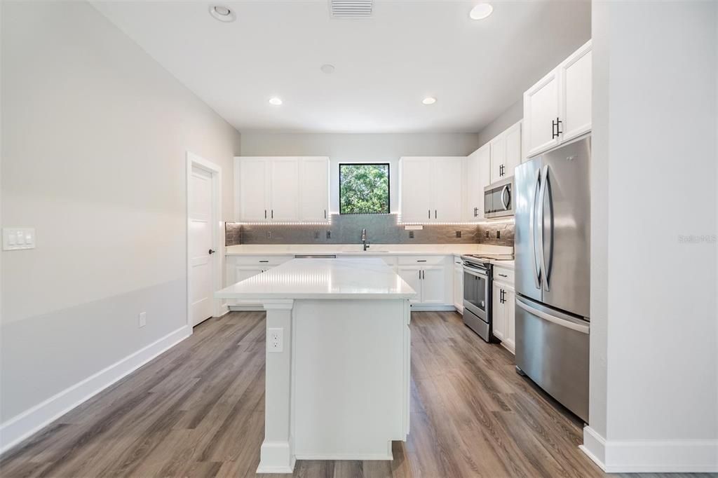 For Rent: $4,500 (3 beds, 3 baths, 1778 Square Feet)