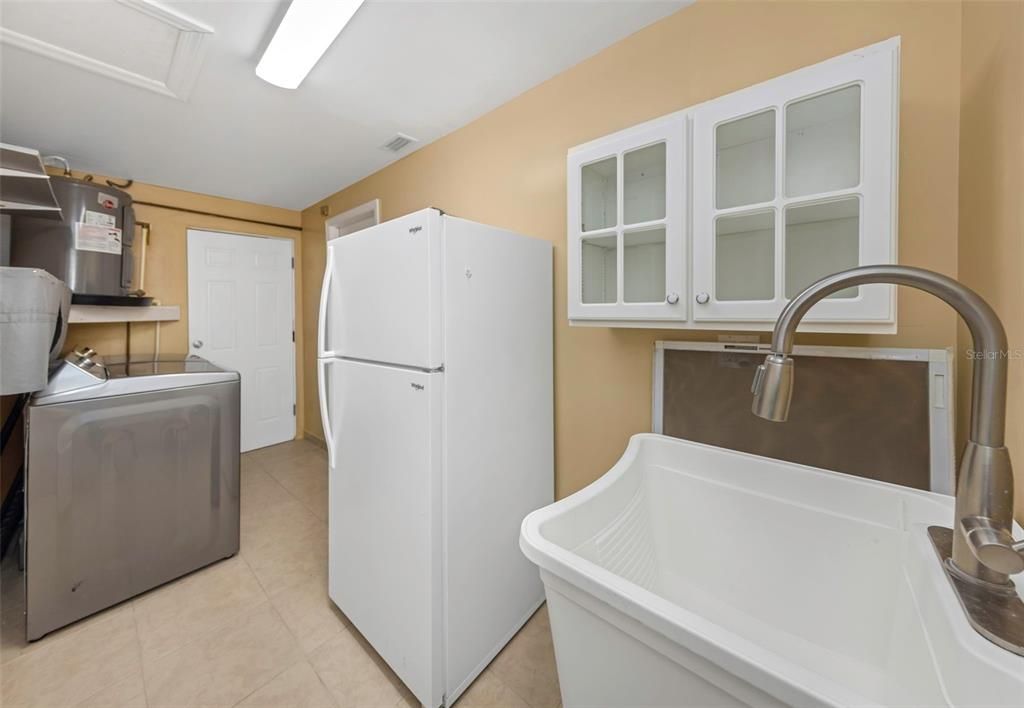 En Venta: $433,000 (2 camas, 2 baños, 1461 Pies cuadrados)