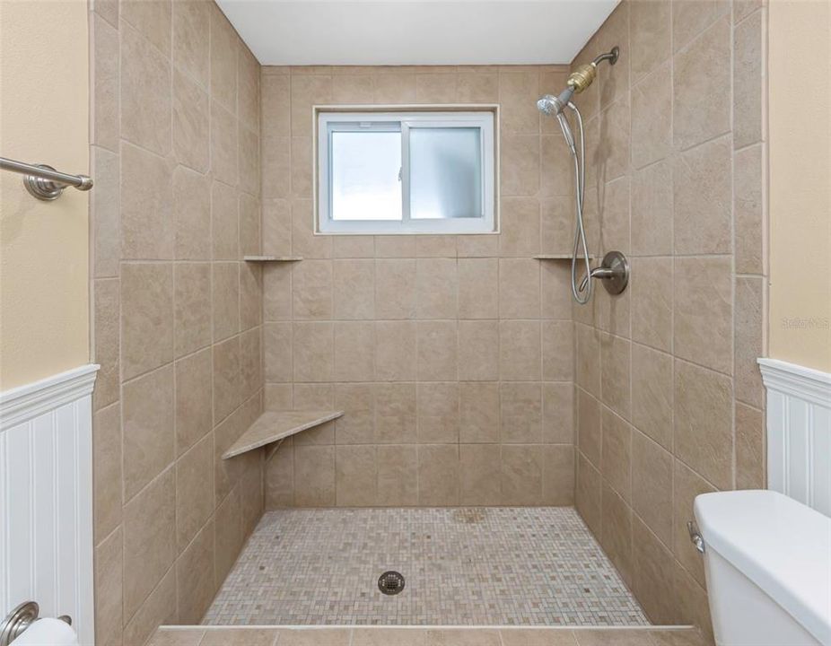 En Venta: $433,000 (2 camas, 2 baños, 1461 Pies cuadrados)
