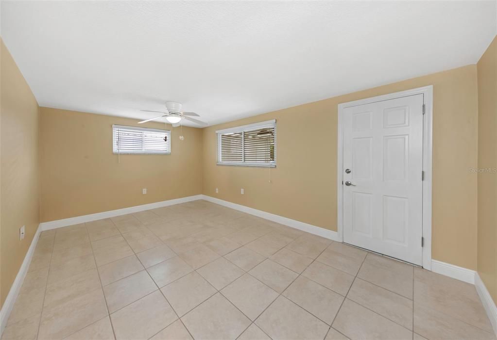 En Venta: $433,000 (2 camas, 2 baños, 1461 Pies cuadrados)