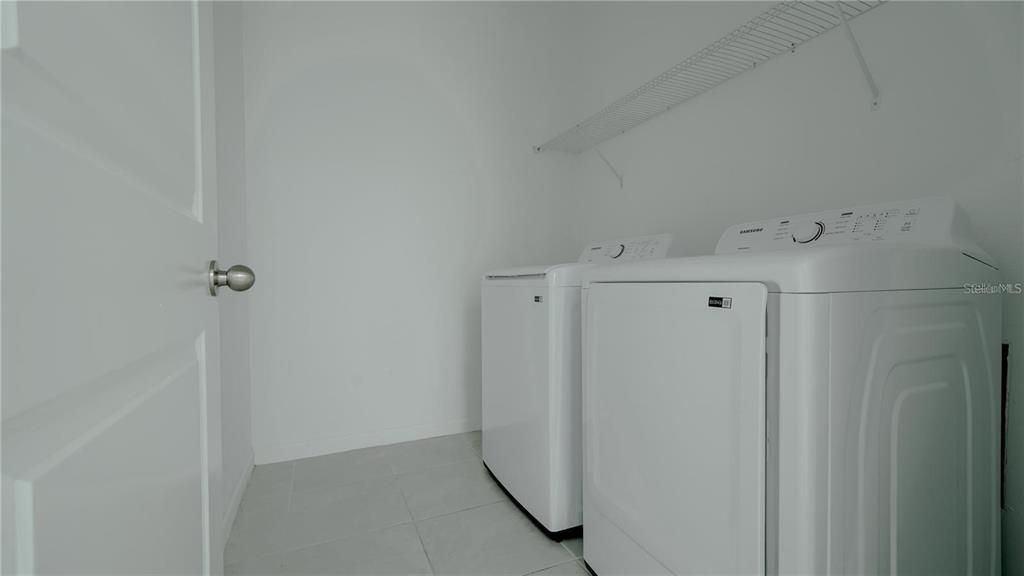 En Renta: $2,700 (4 camas, 3 baños, 2206 Pies cuadrados)
