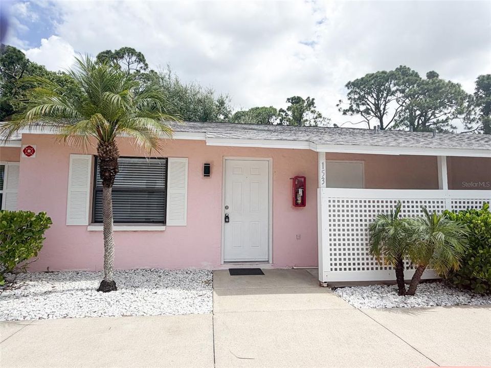 For Rent: $1,495 (2 beds, 1 baths, 860 Square Feet)