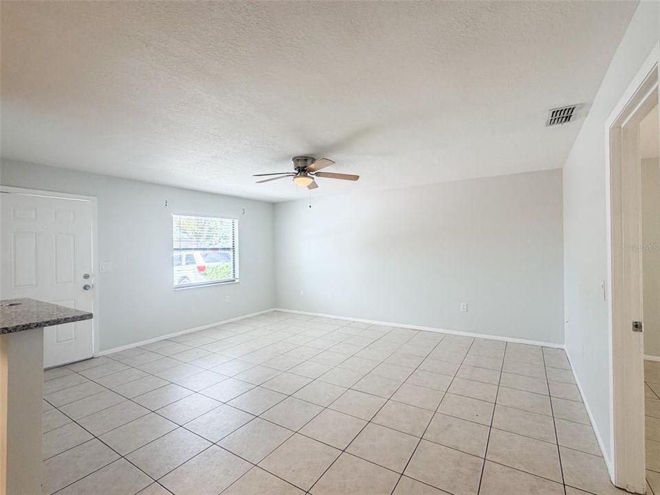For Rent: $1,495 (2 beds, 1 baths, 860 Square Feet)