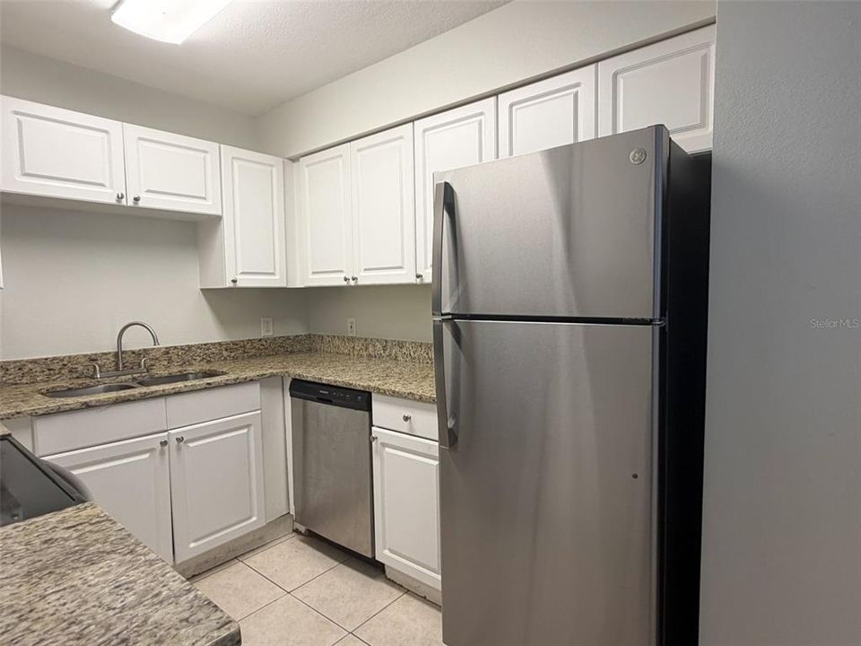 For Rent: $1,495 (2 beds, 1 baths, 860 Square Feet)