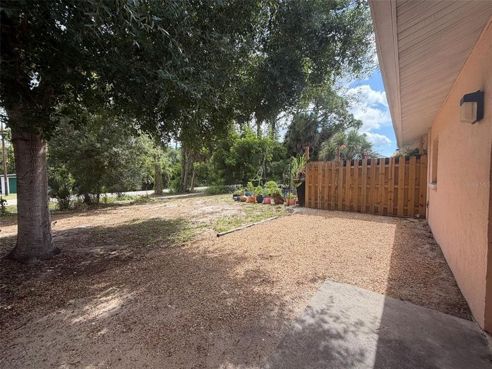 For Rent: $1,495 (2 beds, 1 baths, 860 Square Feet)