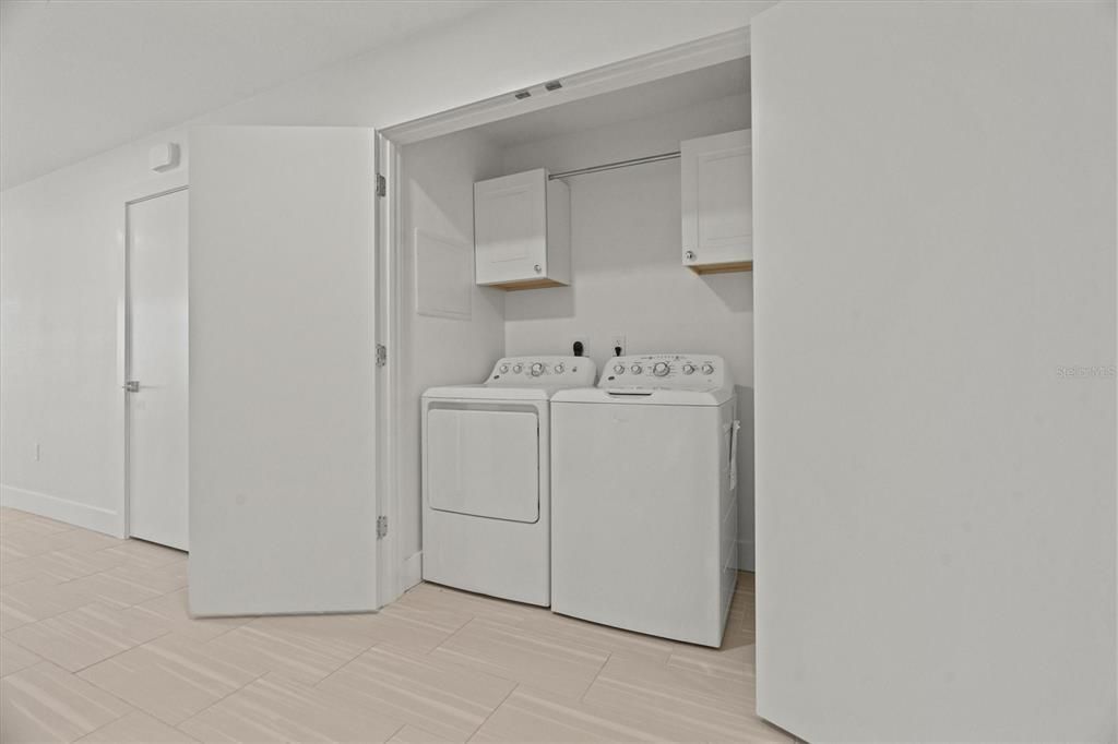 For Sale: $769,000 (3 beds, 2 baths, 1459 Square Feet)