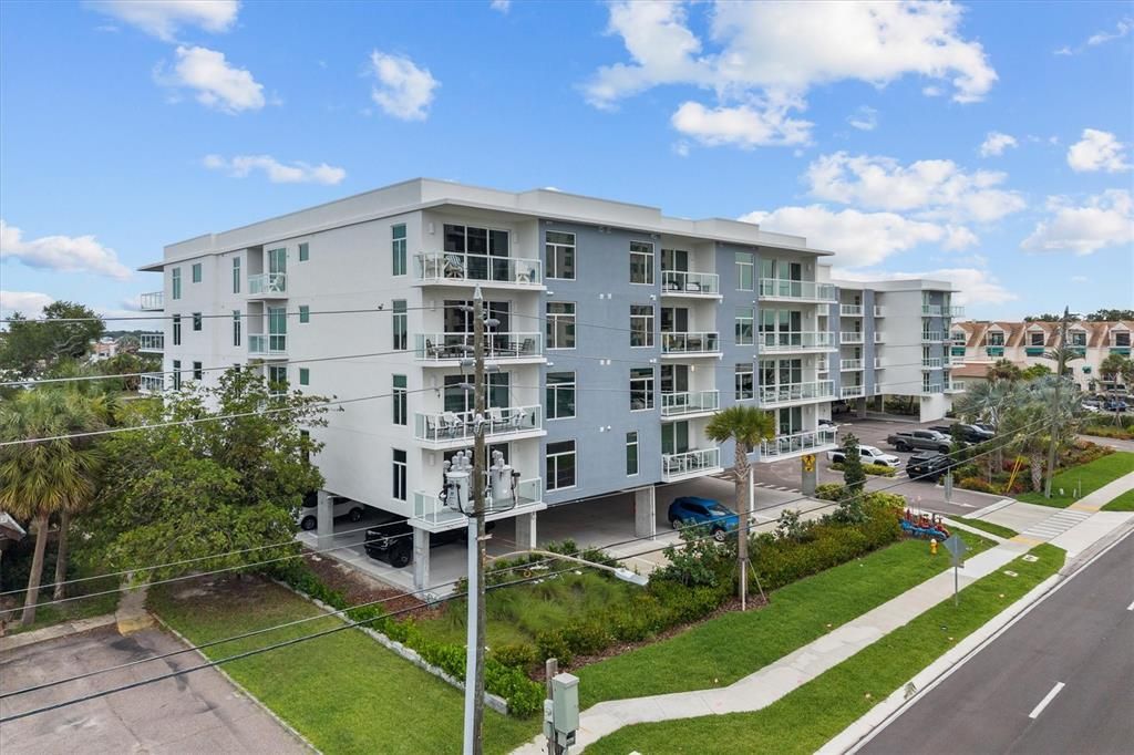 For Sale: $769,000 (3 beds, 2 baths, 1459 Square Feet)