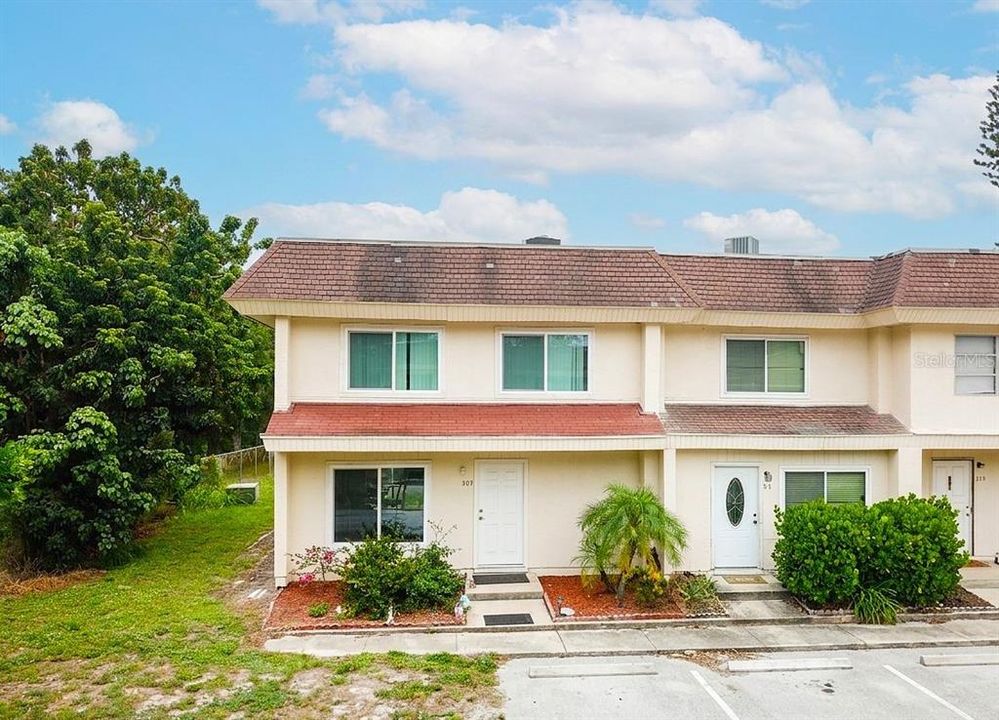 For Sale: $145,000 (3 beds, 2 baths, 1250 Square Feet)