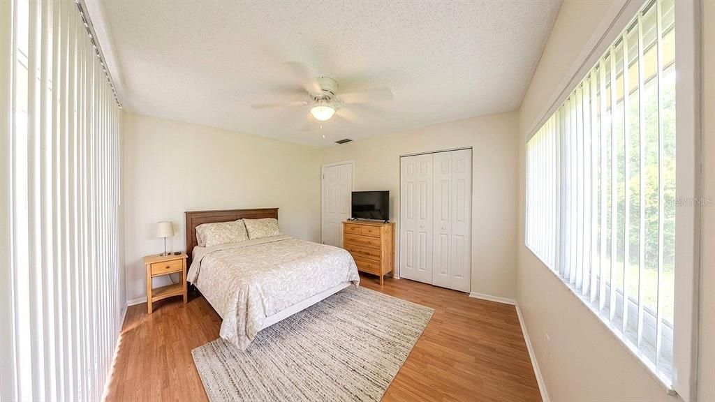 For Sale: $145,000 (3 beds, 2 baths, 1250 Square Feet)