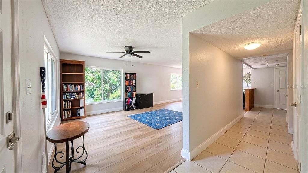 For Sale: $145,000 (3 beds, 2 baths, 1250 Square Feet)