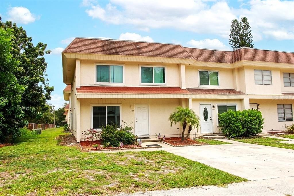 For Sale: $145,000 (3 beds, 2 baths, 1250 Square Feet)