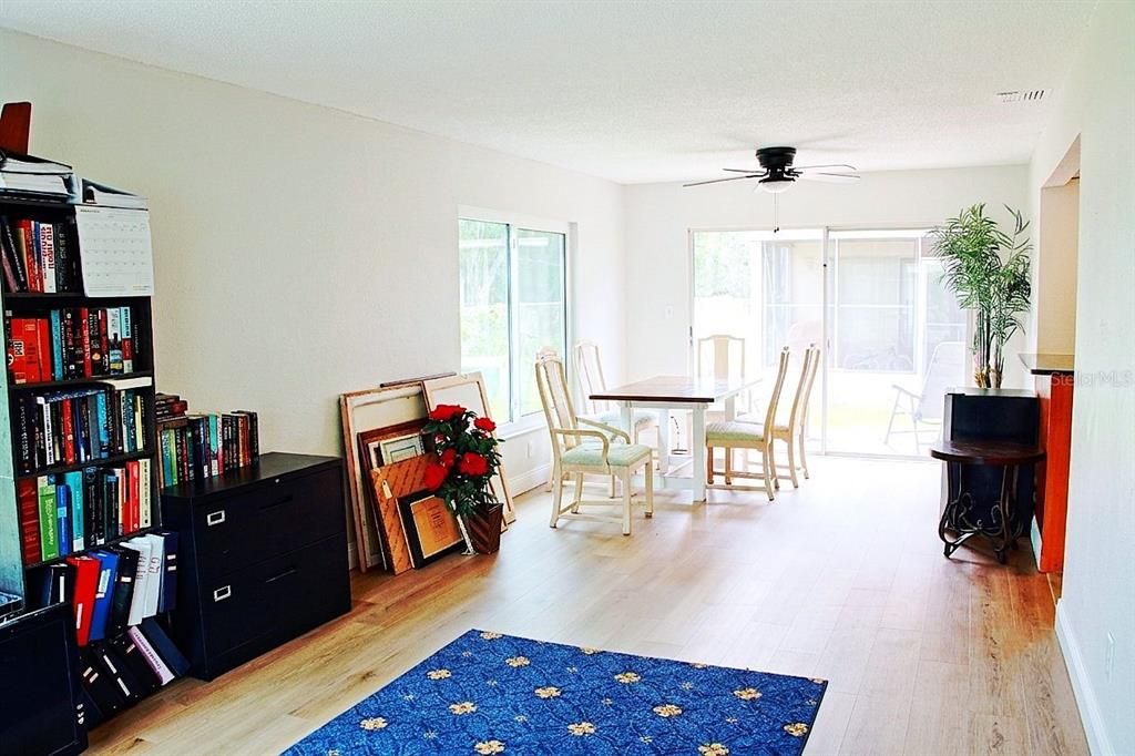 For Sale: $145,000 (3 beds, 2 baths, 1250 Square Feet)
