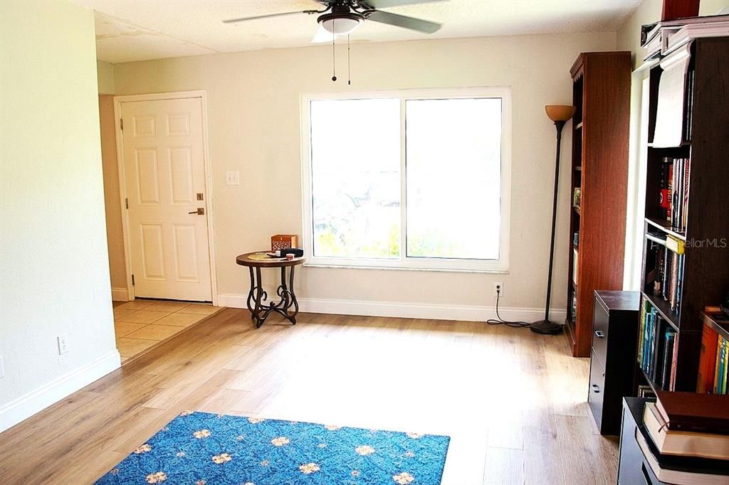 For Sale: $145,000 (3 beds, 2 baths, 1250 Square Feet)