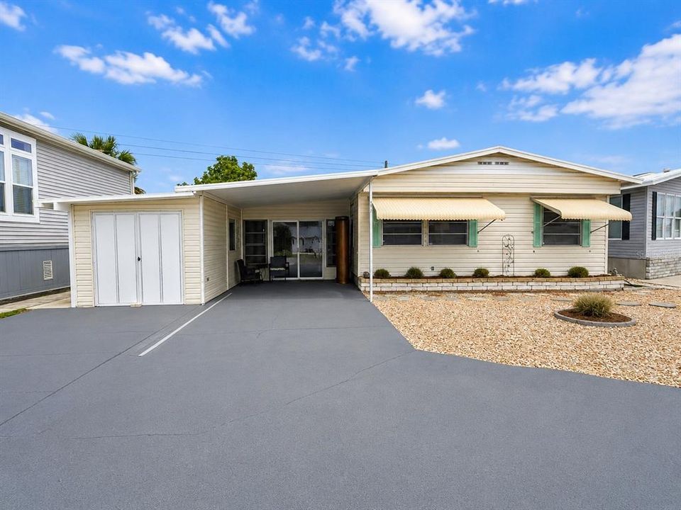 For Sale: $219,900 (2 beds, 2 baths, 960 Square Feet)