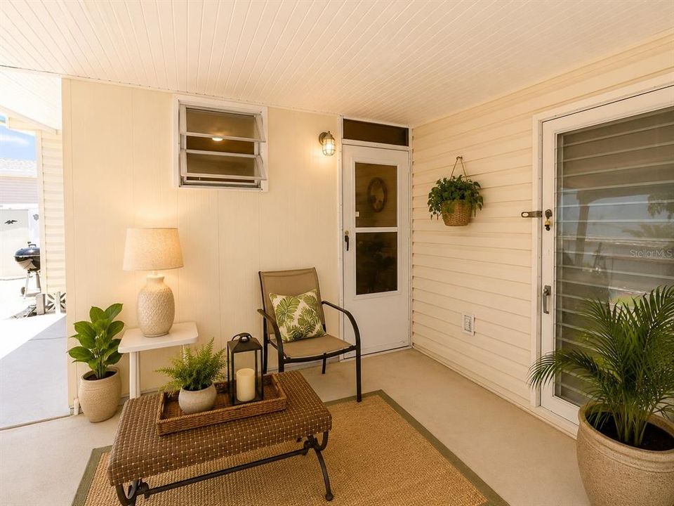 For Sale: $219,900 (2 beds, 2 baths, 960 Square Feet)