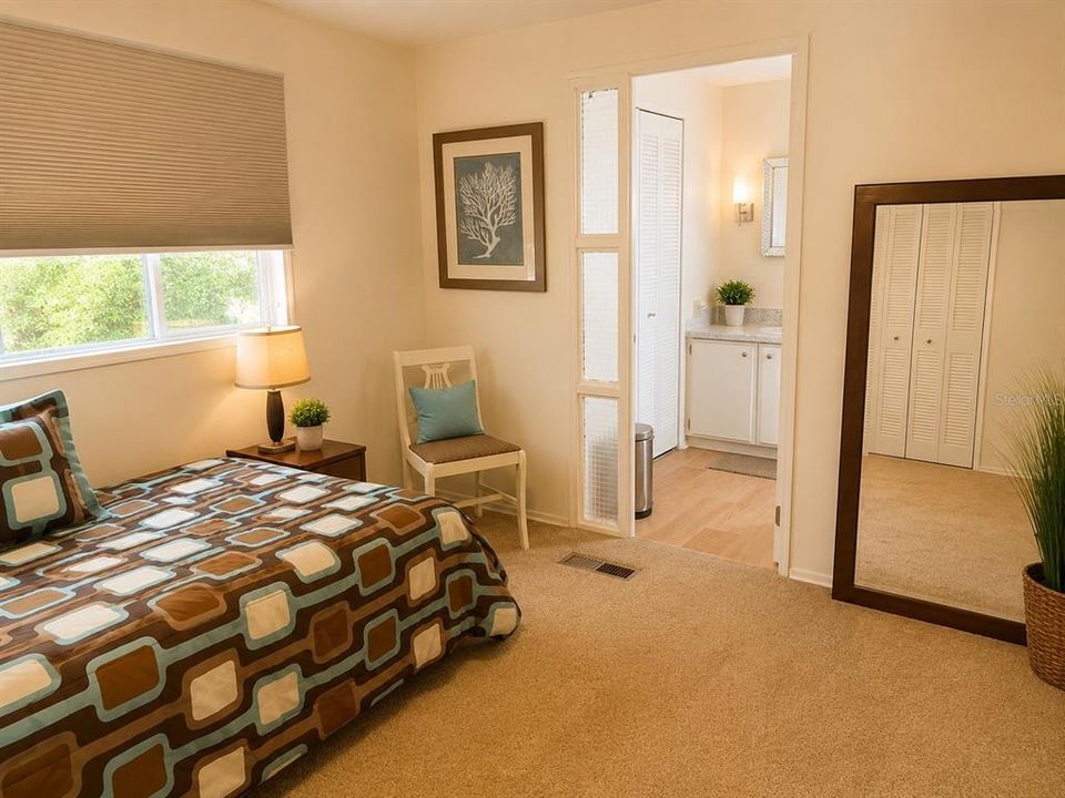 For Sale: $219,900 (2 beds, 2 baths, 960 Square Feet)