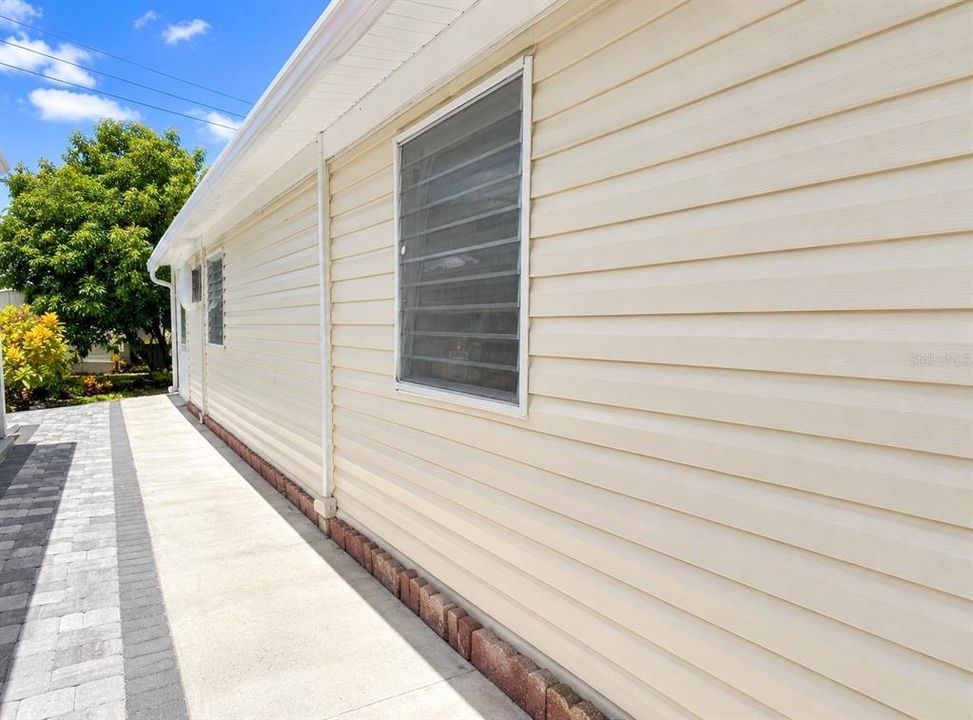 For Sale: $219,900 (2 beds, 2 baths, 960 Square Feet)