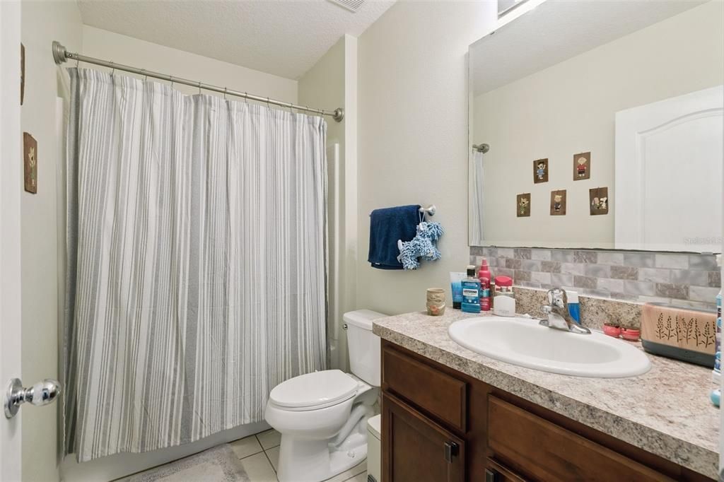 For Sale: $365,000 (4 beds, 2 baths, 1867 Square Feet)