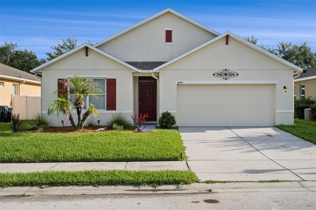 For Sale: $365,000 (4 beds, 2 baths, 1867 Square Feet)