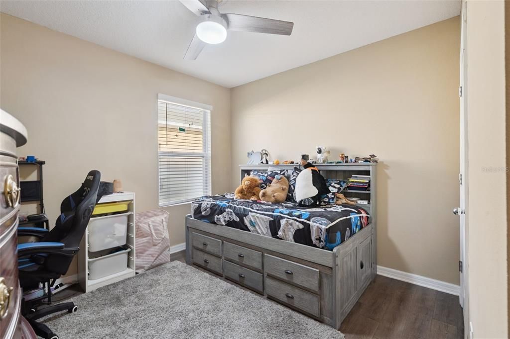 For Sale: $365,000 (4 beds, 2 baths, 1867 Square Feet)