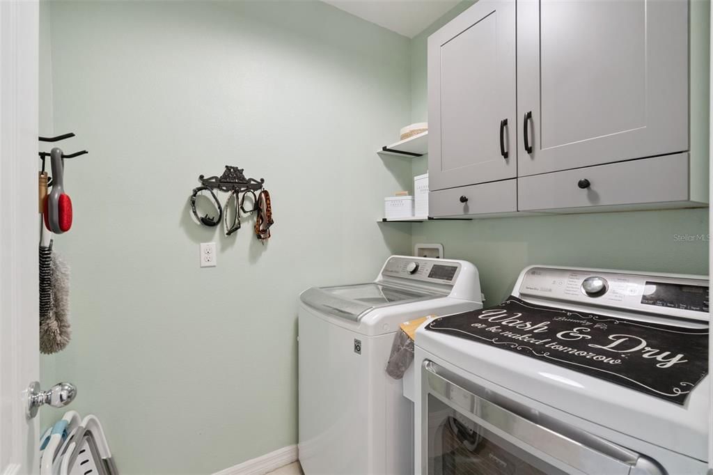 For Sale: $365,000 (4 beds, 2 baths, 1867 Square Feet)