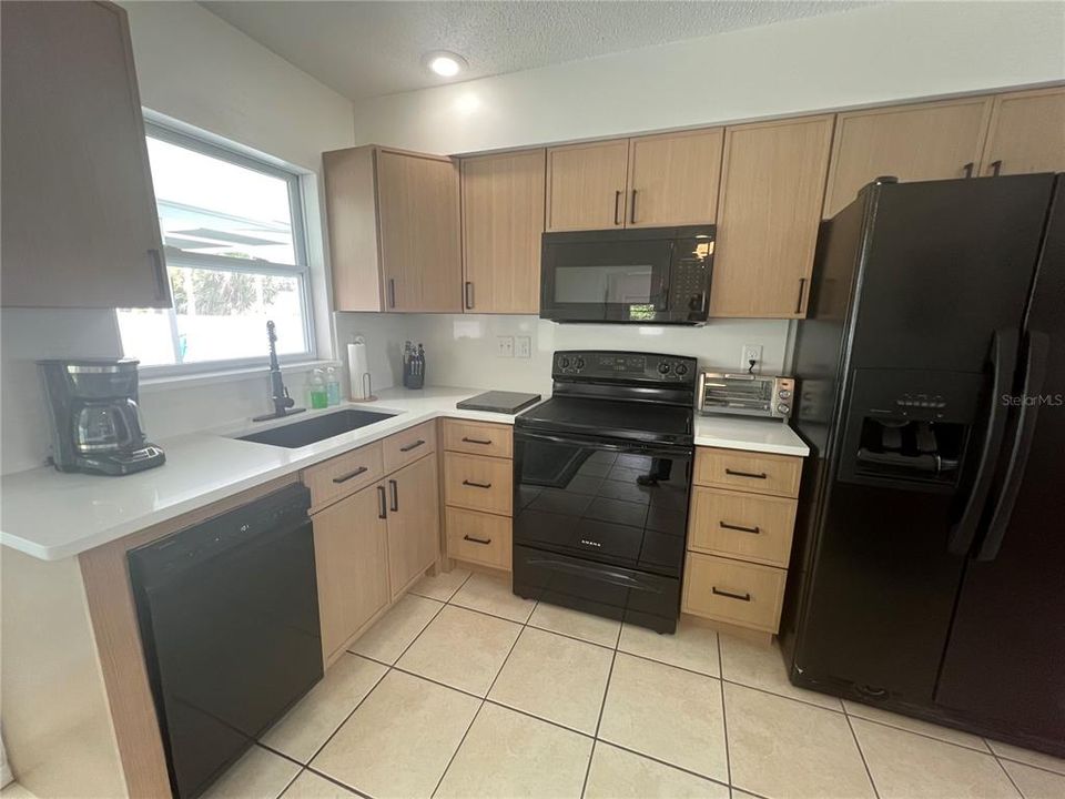 For Rent: $1,900 (2 beds, 2 baths, 1196 Square Feet)