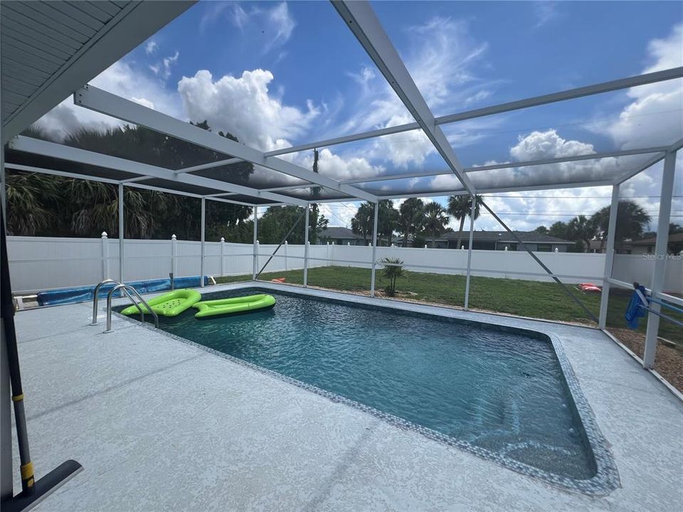 For Rent: $1,900 (2 beds, 2 baths, 1196 Square Feet)