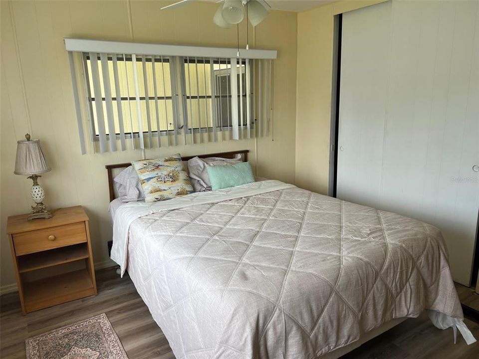 For Sale: $162,000 (2 beds, 1 baths, 984 Square Feet)